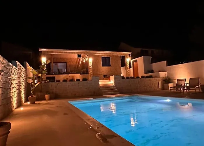 Mm With Heated Pool, Sauna, Jacuzzi Villa